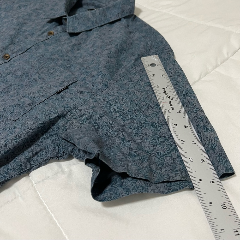 O'Neill Modern Fit Beach Short Sleeve Button Up Shirt - Picture 10 of 11